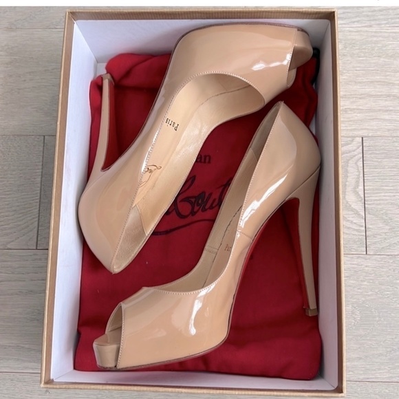 Christian Louboutin Shoes - 𝅺CHRISTIAN Louboutin peep toe very price 120nude heels
